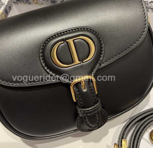 S8010 Bobby 18 S8010 Bobby 18