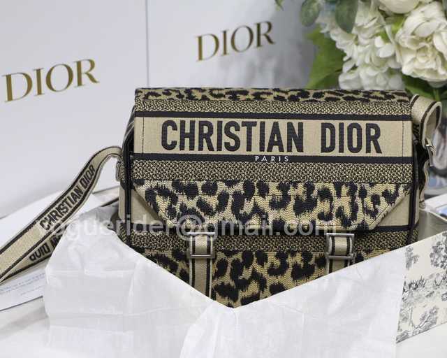 Vibe Camp Messenger 28