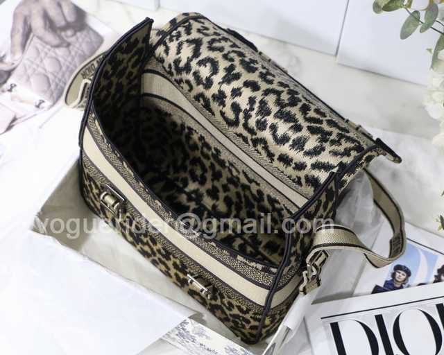 Vibe Camp Messenger 28