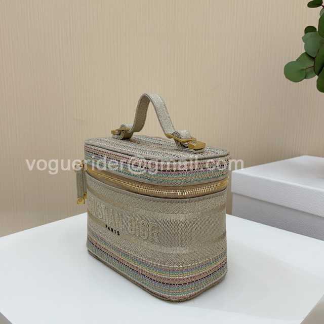 9021-1 Cosmetic Bag 18