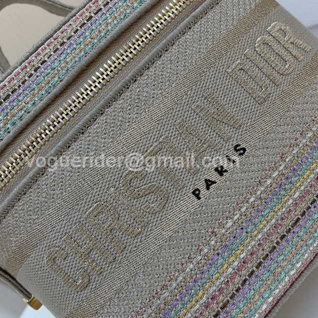 9021-1 Cosmetic Bag 18