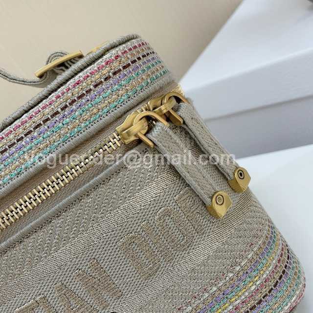 9021-1 Cosmetic Bag 18
