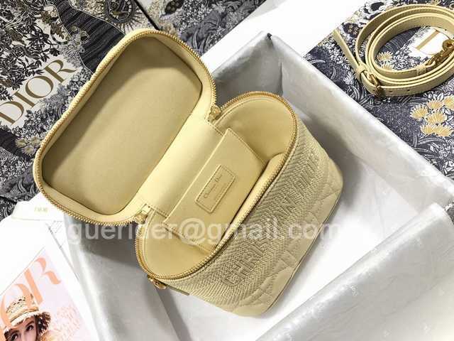 S5488 Travel 18 S5488 Travel 18