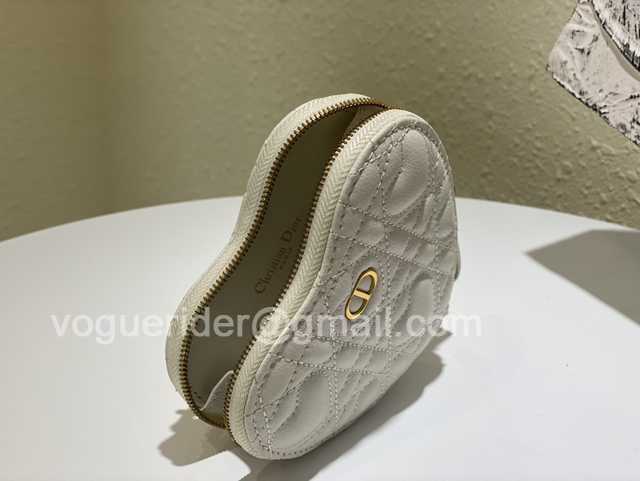 Dioramour 13 Dioramour 13