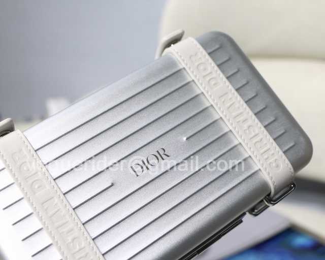 M8005 Rimowa 20 M8005 Rimowa 20