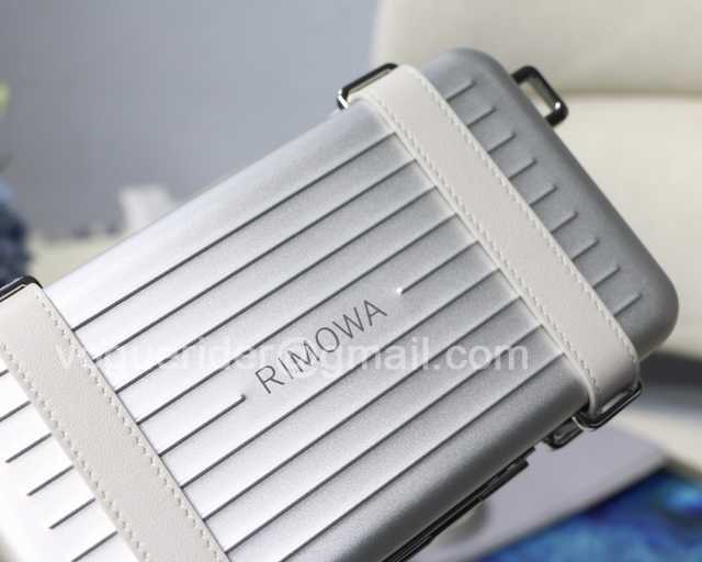 M8005 Rimowa 20 M8005 Rimowa 20