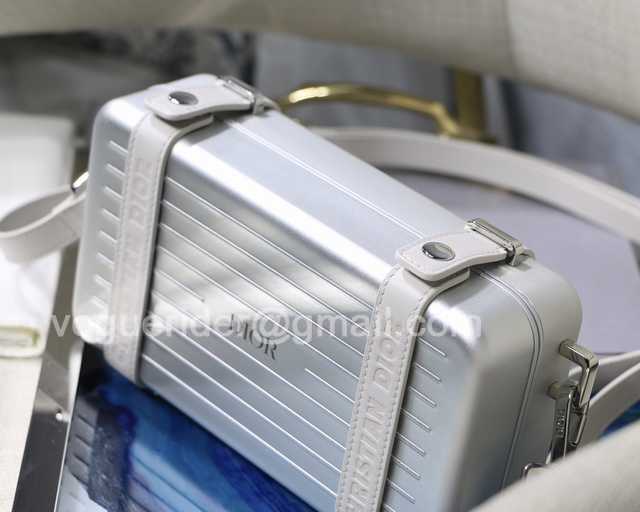 M8005 Rimowa 20 M8005 Rimowa 20