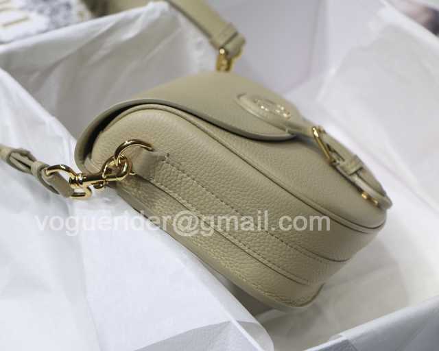 Bobby M8010 22 Bobby M8010 22