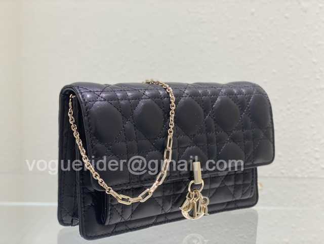 Pearl Chain Bag 19