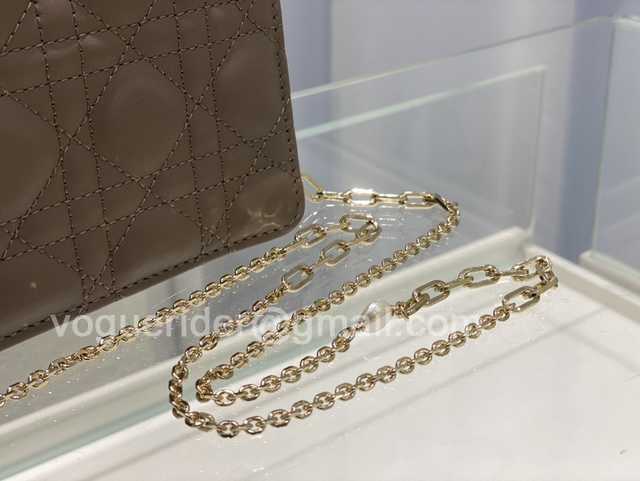 Pearl Chain Bag 19 Pearl Chain Bag 19