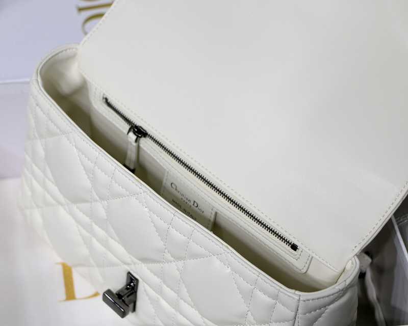 Caro M8017 25 Caro M8017 25