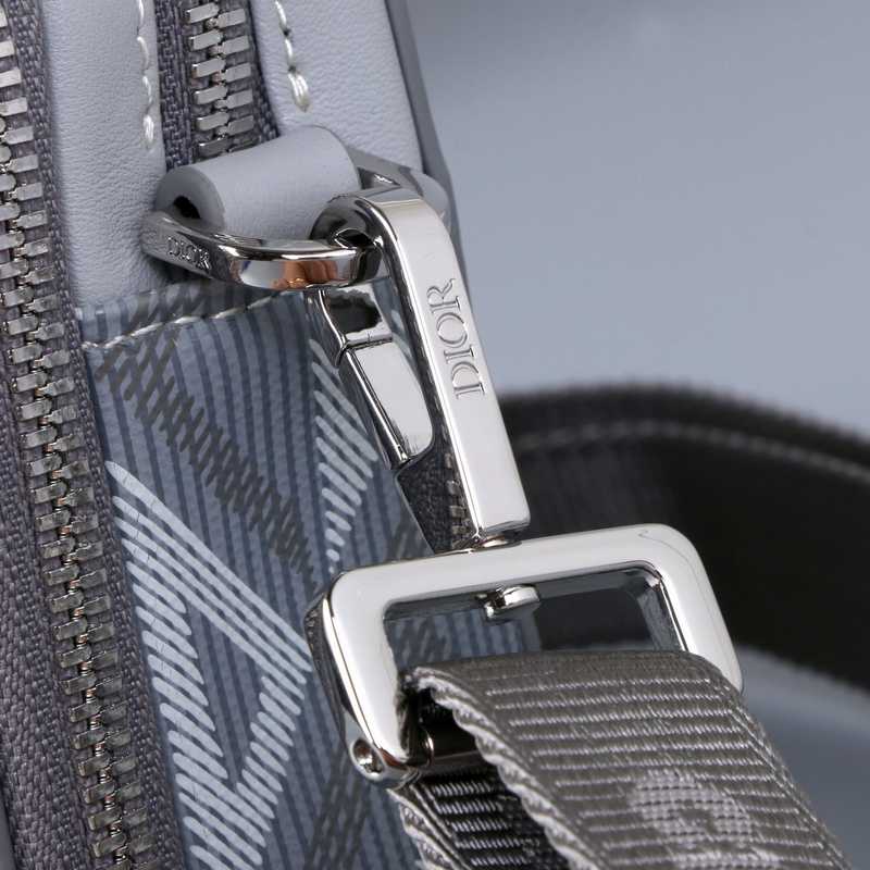 CD Diamond Mini Messenger 17