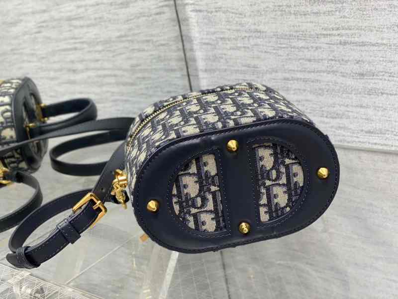 232901s Signature Vanity 16