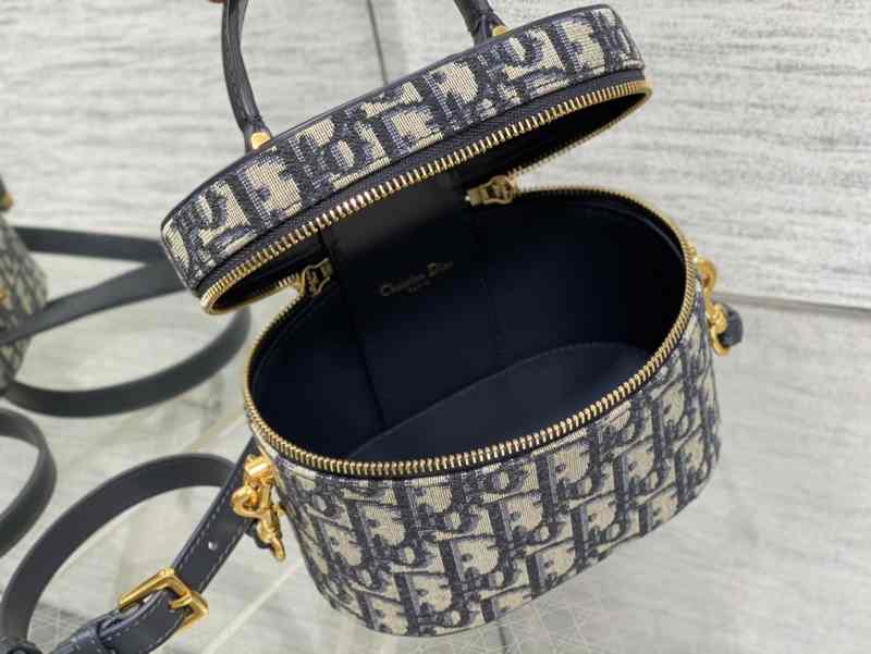 232901s Signature Vanity 16