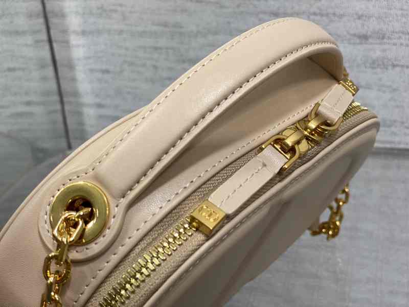 3331 Signature Camera Bag 18 3331 Signature Camera Bag 18