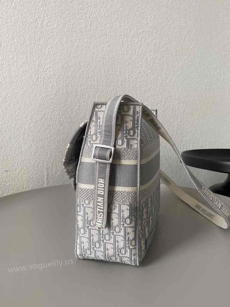 Vibe Camp Messenger 28 Vibe Camp Messenger 28