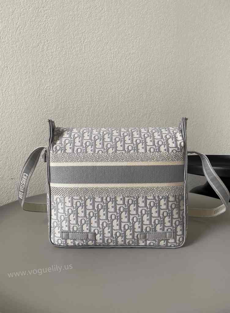 Vibe Camp Messenger 28 Vibe Camp Messenger 28