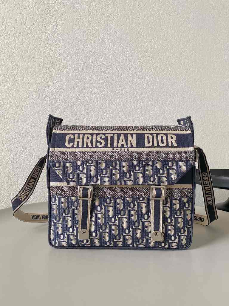 Vibe Camp Messenger 28