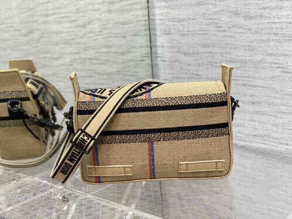 Camp Messenger 23 Camp Messenger 23