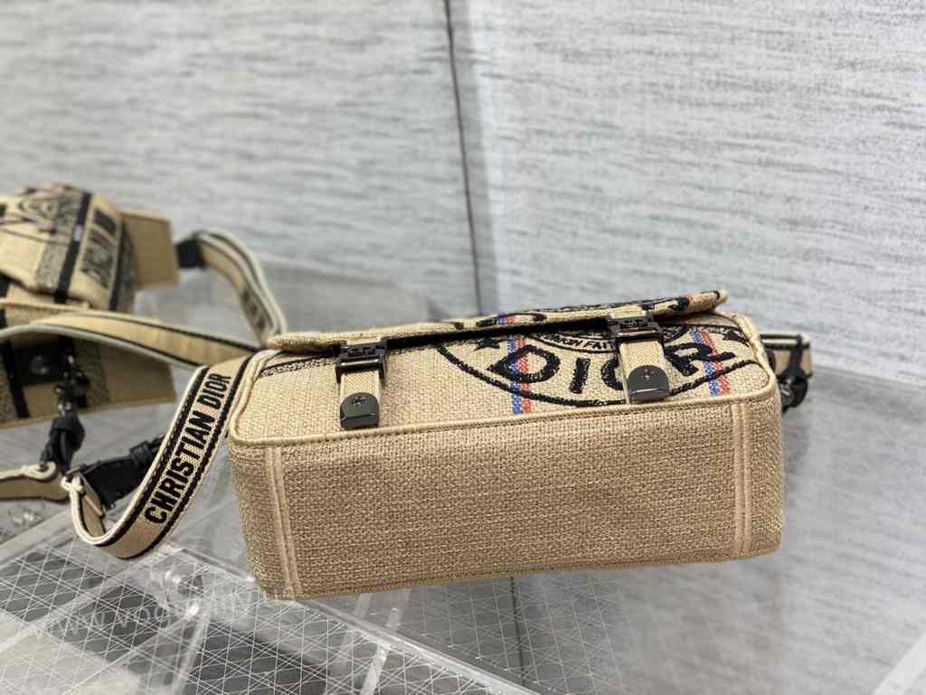 Camp Messenger 23 Camp Messenger 23