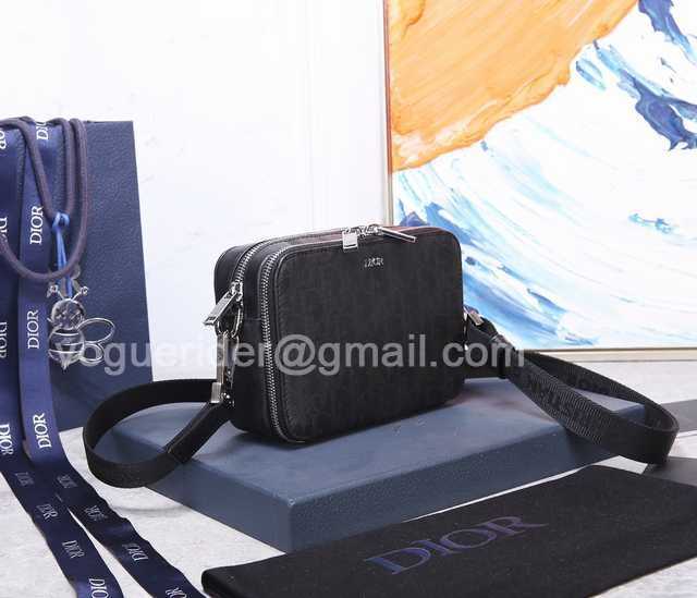 93310 Galaxy 17 Pinhole Leather 93310 Galaxy 17 Pinhole Leather