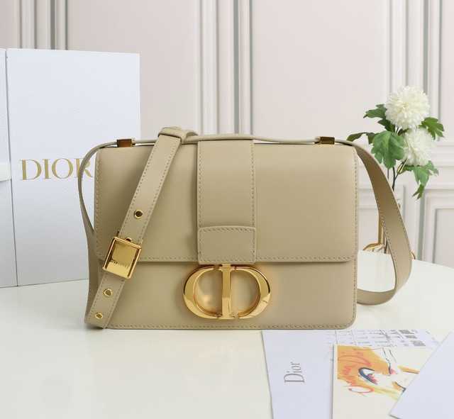M9030 Leather 24