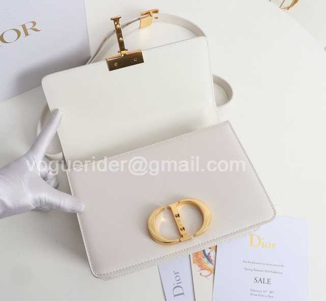 M9030 Leather 24 M9030 Leather 24