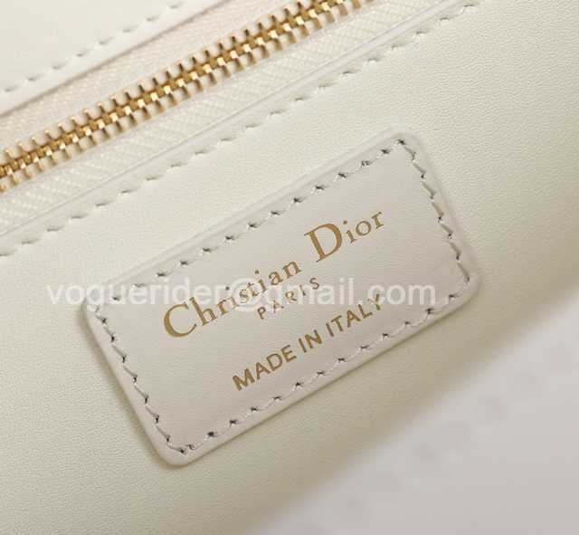 M9030 Leather 24 M9030 Leather 24