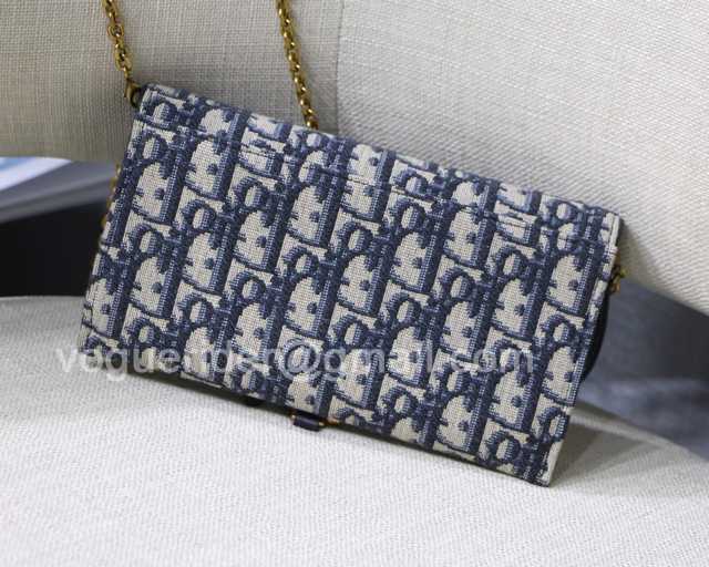 WOC Oblique 19 WOC Oblique 19