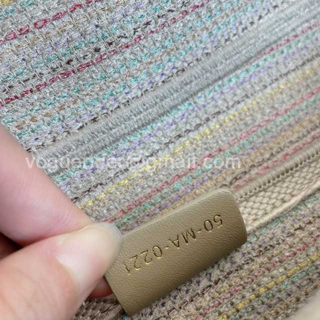 M9012 Stripe 25 M9012 Stripe 25