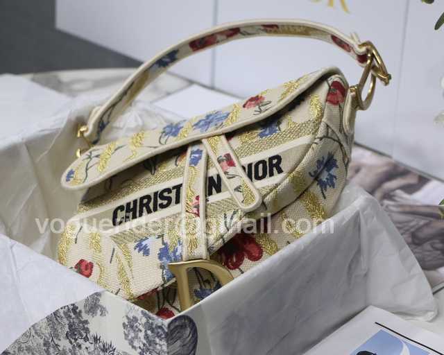 M9001 25 Embroidery M9001 25 Embroidery