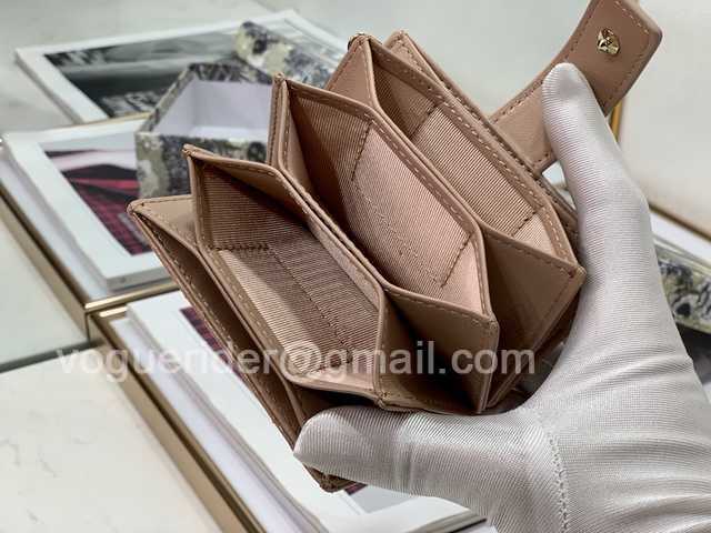 2236 Card Holder 10
