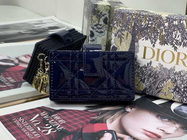 2236 Card Holder 10