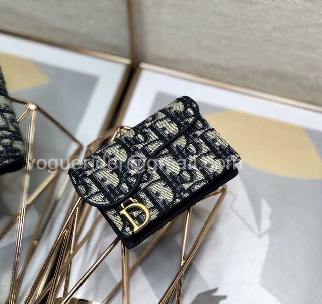 2220 Saddle Card Holder 10