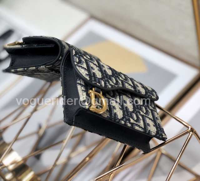 2220 Saddle Card Holder 10