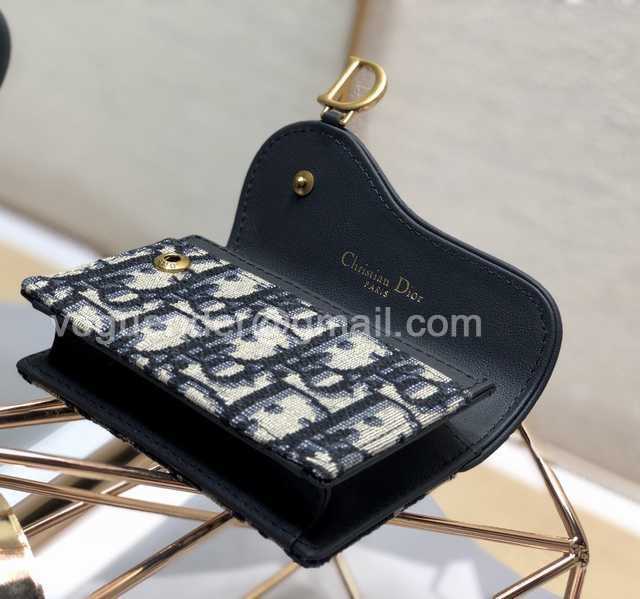 2220 Saddle Card Holder 10