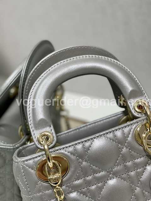 3L My ABC Pearlescent leather 0505 17 3L My ABC Pearlescent leather 0505 17