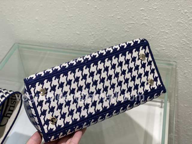 24 Tie & Dior 24 Tie & Dior