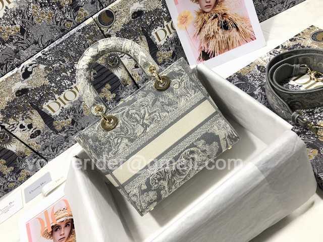 M0565 Embroidery 24 M0565 Embroidery 24