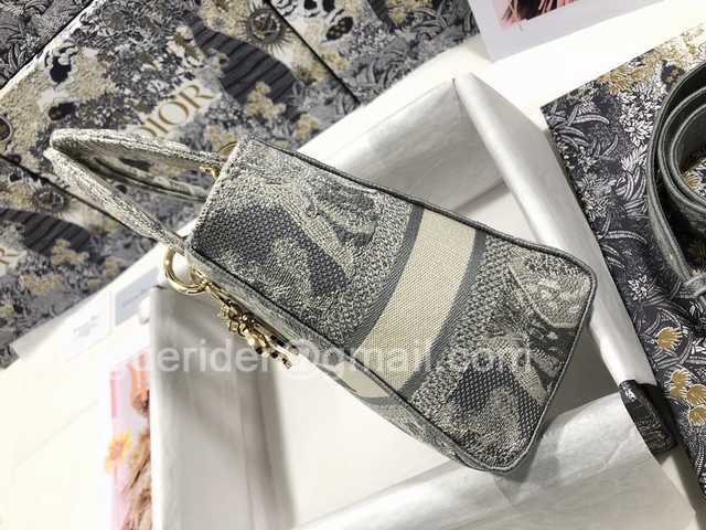 M0565 Embroidery 24 M0565 Embroidery 24