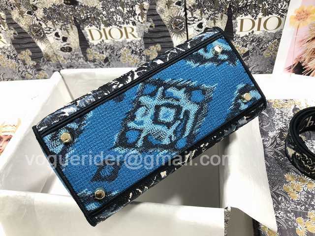 M0565 Embroidery 24 M0565 Embroidery 24