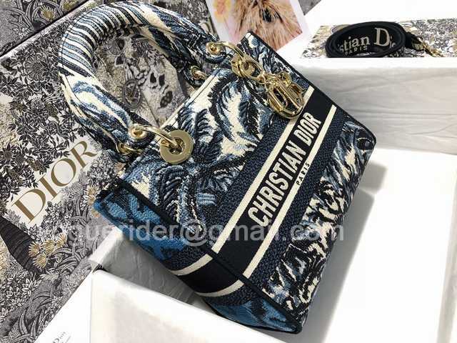 M0565 Embroidery 24 M0565 Embroidery 24
