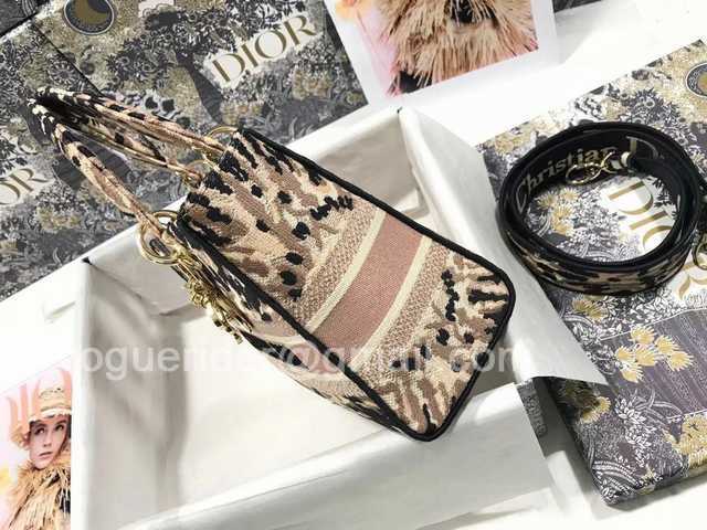 M0565 Embroidery 24 M0565 Embroidery 24