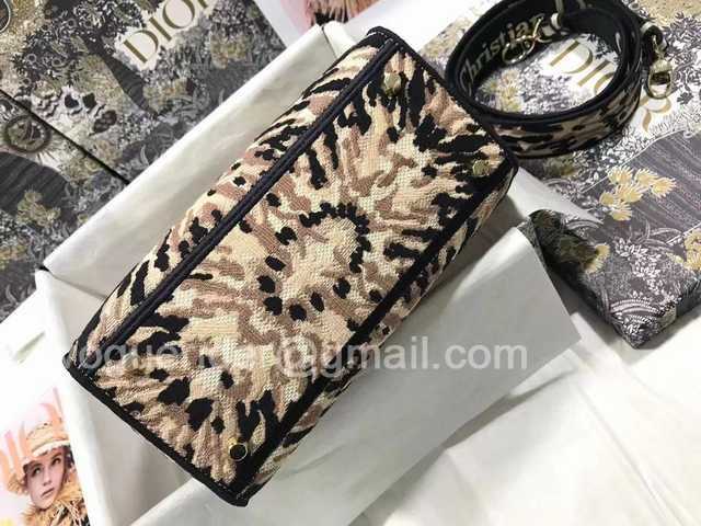 M0565 Embroidery 24 M0565 Embroidery 24