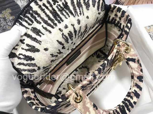 M0565 Embroidery 24 M0565 Embroidery 24