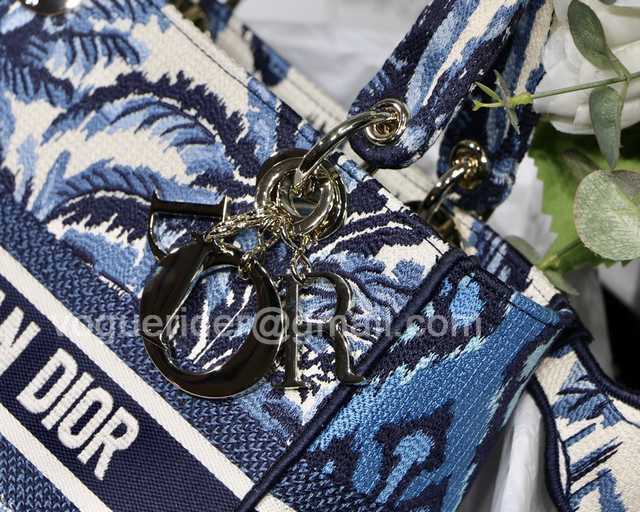 M8002 Embroidery 24 M8002 Embroidery 24
