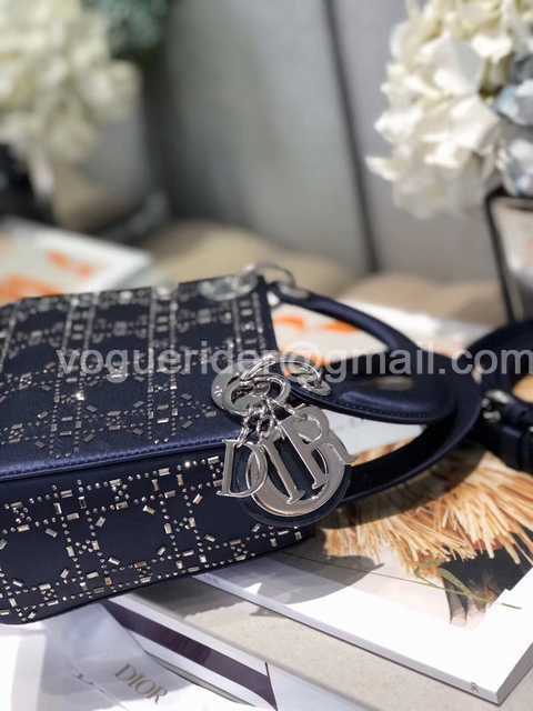 2011s 3L Velvet Mini 17