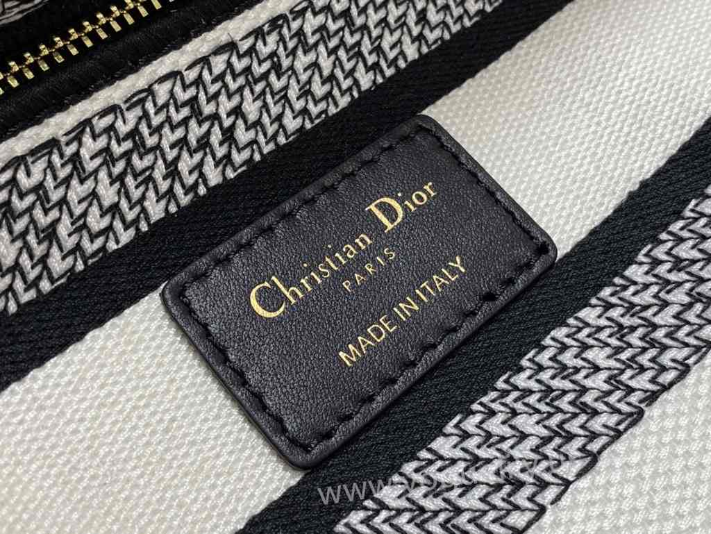 5L 6605 24 Embroidery 5L 6605 24 Embroidery