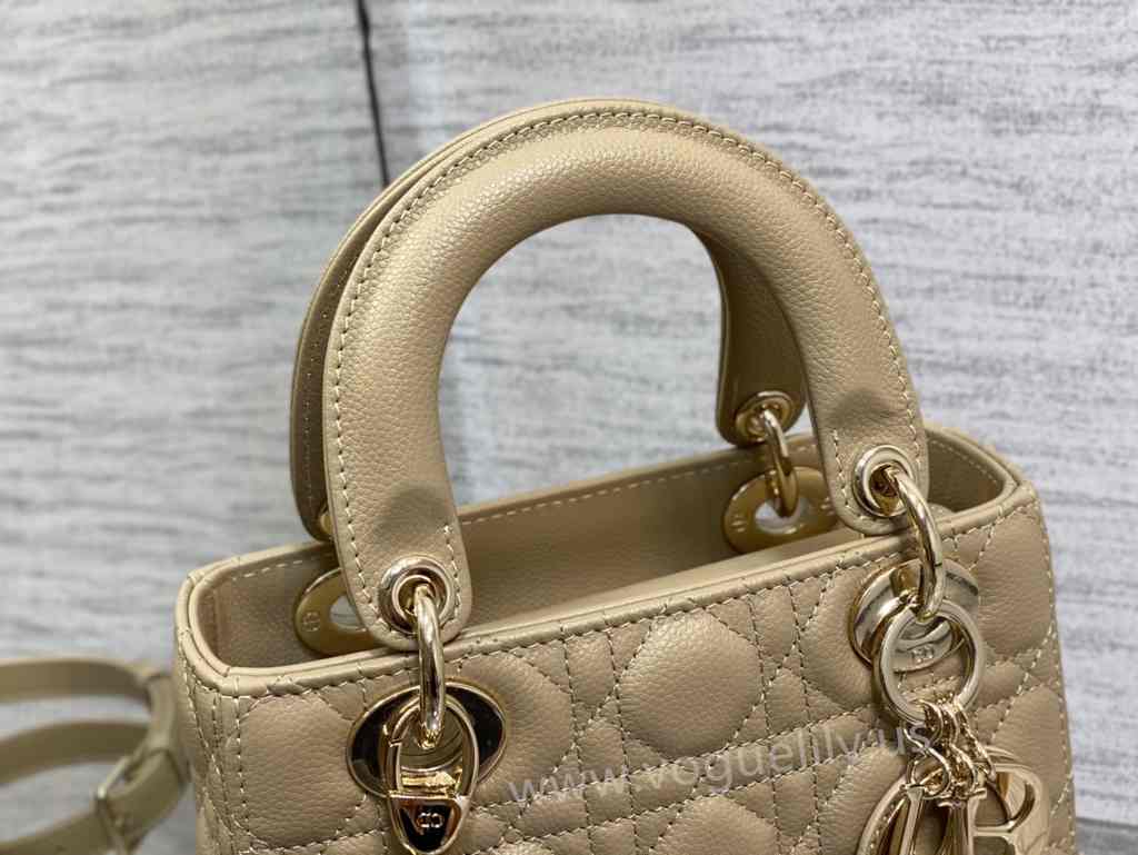 4L 6604 20 Caviar 4L 6604 20 Caviar