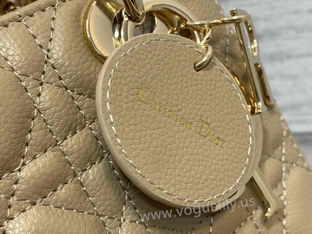 4L 6604 20 Caviar 4L 6604 20 Caviar